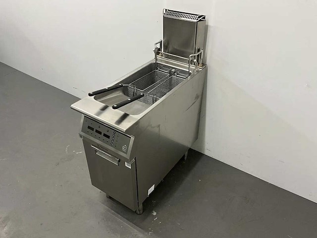 Electrolux - e9kkldbamcg - elektrische hr friteuse met liftsysteem (2025) - afbeelding 1 van  9