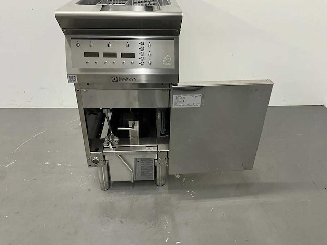 Electrolux - e9kkldbamcg - elektrische hr friteuse met liftsysteem (2025) - afbeelding 6 van  9