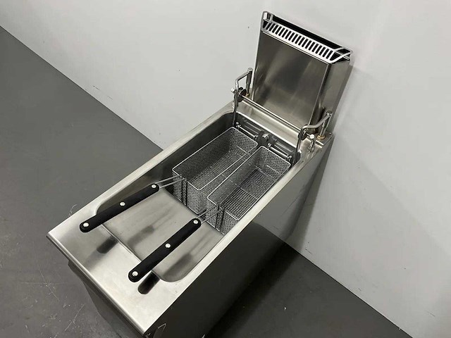 Electrolux - e9kkldbamcg - elektrische hr friteuse met liftsysteem (2025) - afbeelding 8 van  9