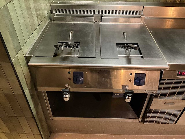Electrolux - elektrische friteuse (2x 12 liter) - afbeelding 2 van  5