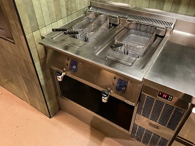 Electrolux - elektrische friteuse (2x 12 liter) - afbeelding 3 van  5