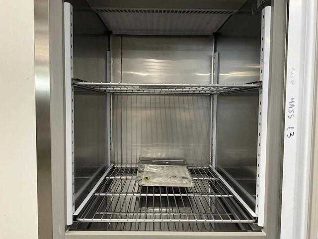 Electrolux - erx72hddc - koel- en vriescombinatie (2024) - afbeelding 2 van  10