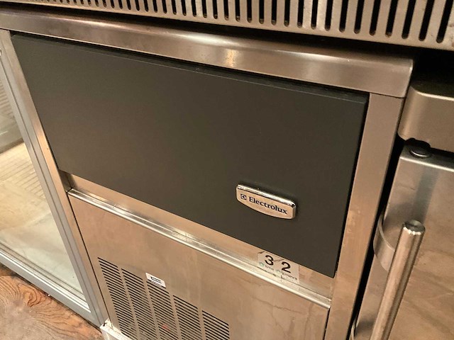 Electrolux - ijsblokjesmachine - afbeelding 3 van  5