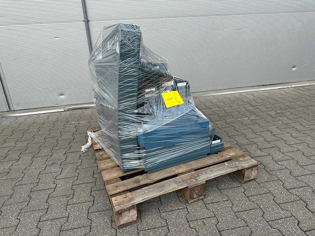 Electrolux - magazijnbak mix ca. 100stuks - afbeelding 3 van  6