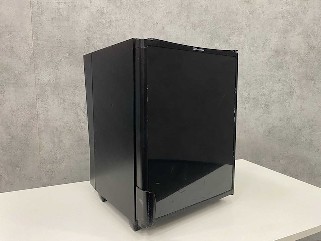 Electrolux - minibar zwart - afbeelding 1 van  9