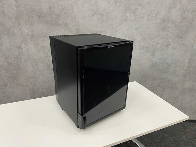 Electrolux - minibar zwart - afbeelding 2 van  9