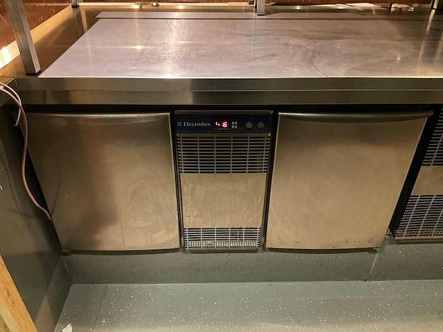 Electrolux - rcdf2m20 - vrieswerkbank - afbeelding 2 van  5