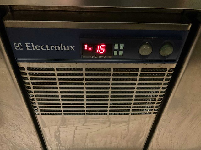 Electrolux - rcdf2m20 - vrieswerkbank - afbeelding 3 van  5