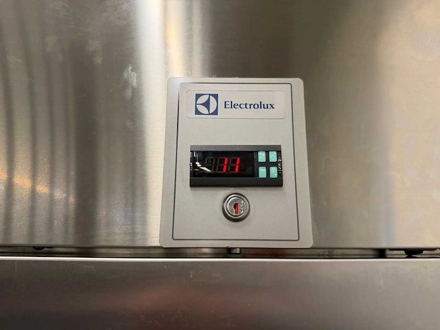 Electrolux - rex71ff - rvs vrieskast - afbeelding 2 van  2
