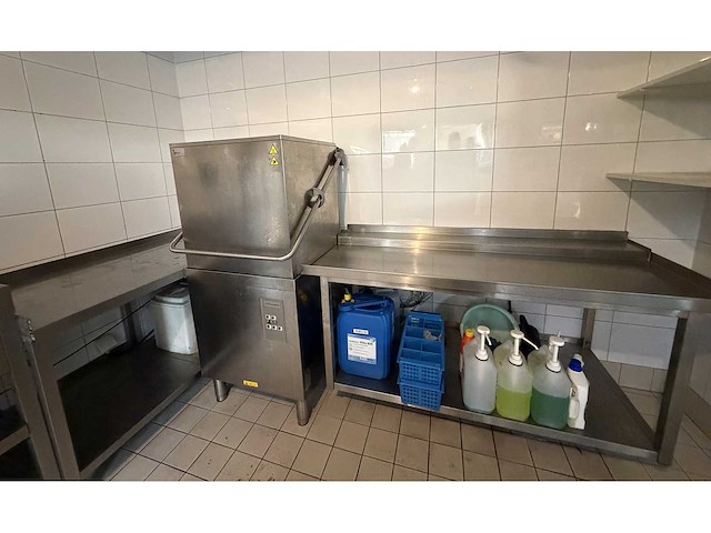 Electrolux - rvs korven vaatwasmachine met aan- en afvoertafel - afbeelding 1 van  10