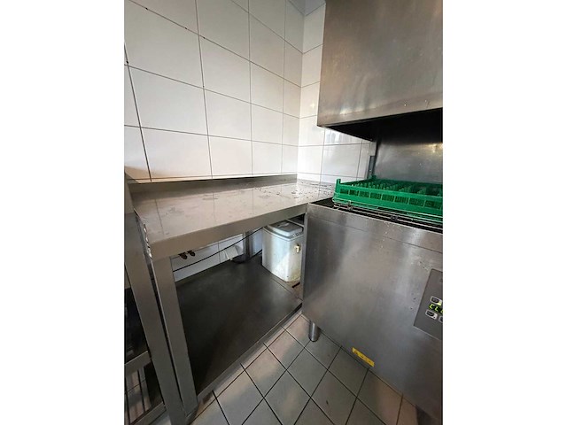 Electrolux - rvs korven vaatwasmachine met aan- en afvoertafel - afbeelding 8 van  10