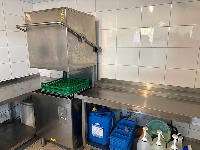 Electrolux - rvs korven vaatwasmachine met aan- en afvoertafel - afbeelding 9 van  10