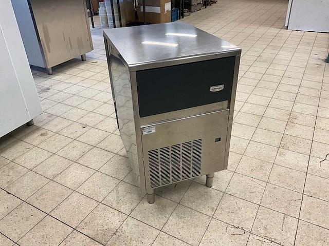 Electrolux 730533 crushed ijsmachine - afbeelding 1 van  9