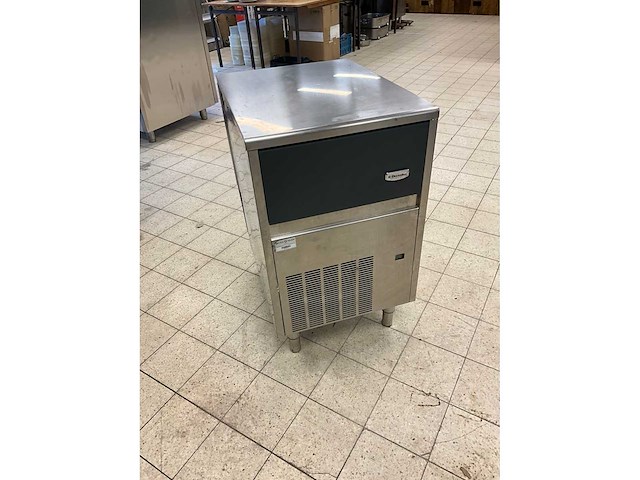 Electrolux 730533 crushed ijsmachine - afbeelding 2 van  9