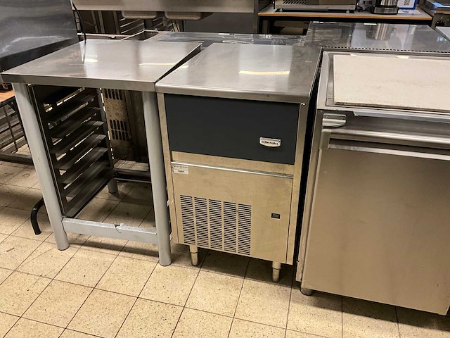 Electrolux 730533 crushed ijsmachine - afbeelding 1 van  9
