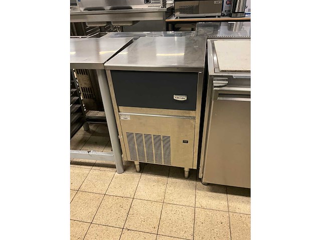 Electrolux 730533 crushed ijsmachine - afbeelding 2 van  9