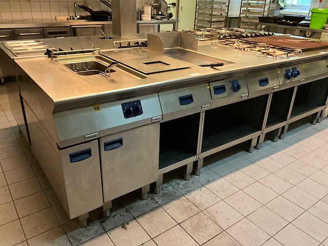Electrolux gasfriteuse en elektrische bakplaat - afbeelding 5 van  12
