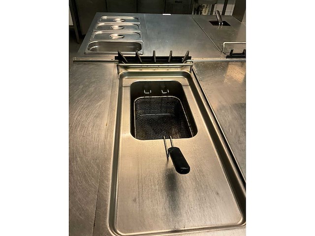 Electrolux gasfriteuse en elektrische bakplaat - afbeelding 8 van  12
