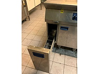 Electrolux gasfriteuse en elektrische bakplaat - afbeelding 9 van  12