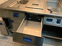 Electrolux gasfriteuse en elektrische bakplaat - afbeelding 11 van  12