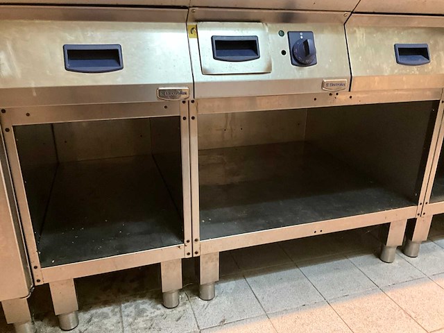 Electrolux gasfriteuse en elektrische bakplaat - afbeelding 12 van  12