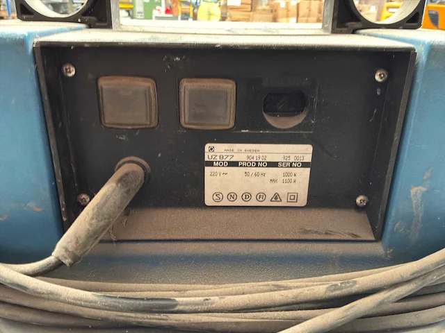 Electrolux uz 877 industriële stofzuiger - afbeelding 7 van  8