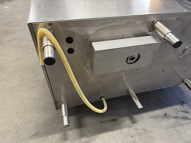 Electrolux, was-/reinigingsmachine tbv volgelaatmaskers, 2016 - afbeelding 29 van  34