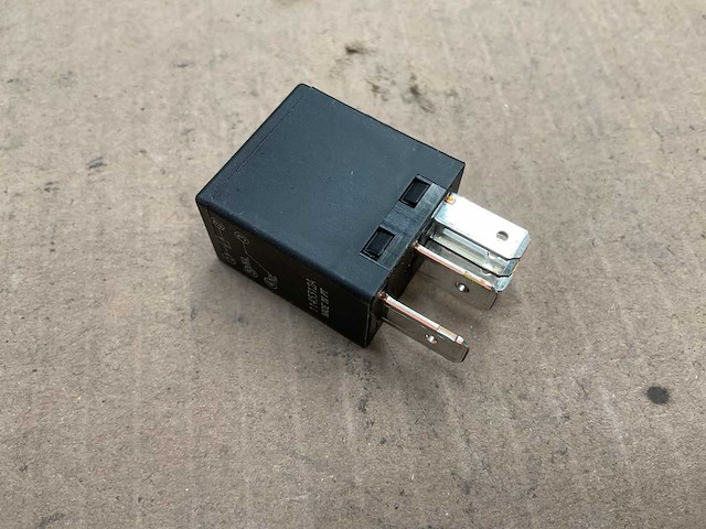 Electromagnetic relay (2x) - afbeelding 1 van  4