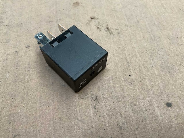 Electromagnetic relay (2x) - afbeelding 3 van  4