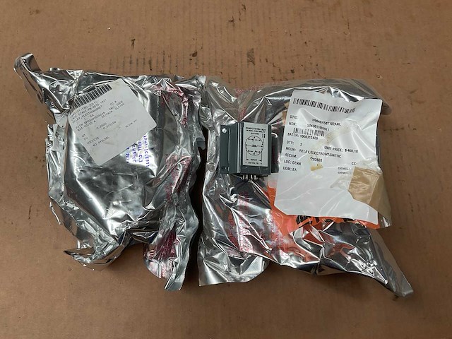 Electromagnetic relay (3x) - afbeelding 1 van  3