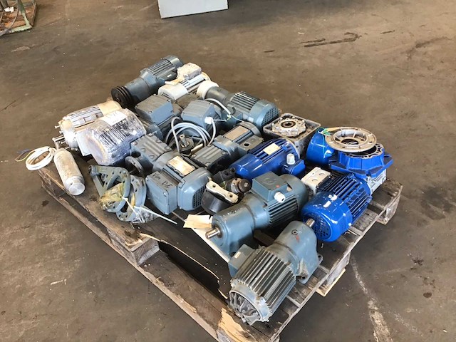 Electromotoren (13x) - afbeelding 1 van  5