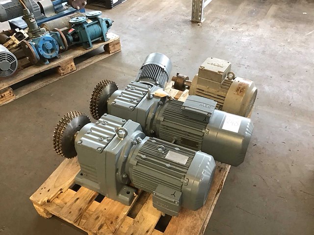 Electromotoren (4x) - afbeelding 1 van  4