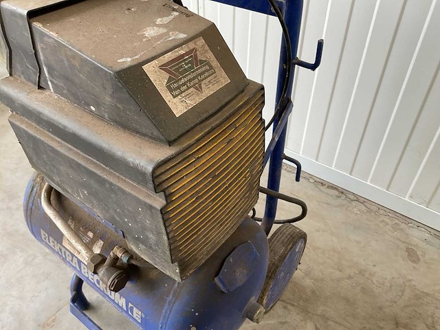 Elektra beckum power 300 luchtcompressor - afbeelding 8 van  8