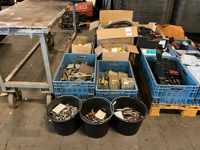 Elektra toebehoren + gereedschappen - afbeelding 1 van  4