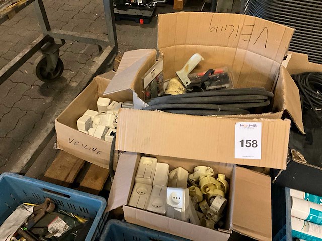 Elektra toebehoren + gereedschappen - afbeelding 4 van  4