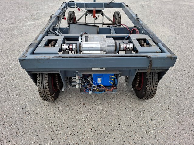 Elektrisch aangedreven platformwagen - afbeelding 2 van  7