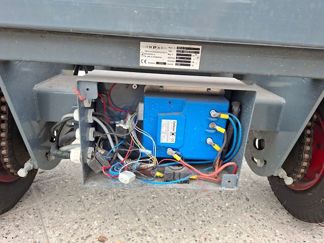 Elektrisch aangedreven platformwagen - afbeelding 3 van  7