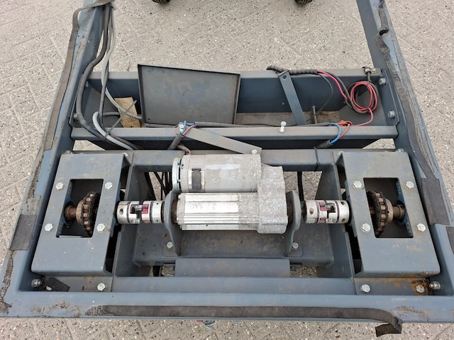 Elektrisch aangedreven platformwagen - afbeelding 5 van  7