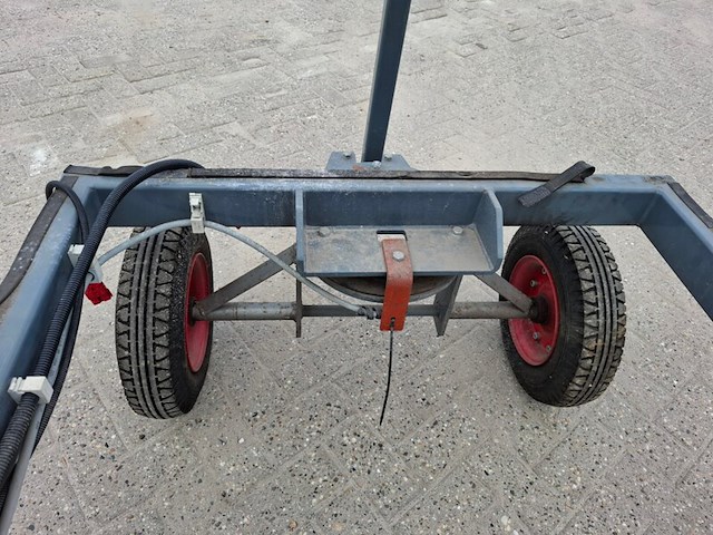 Elektrisch aangedreven platformwagen - afbeelding 6 van  7
