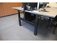 Elektrisch duo werkplek met 2 bureaustoelen - afbeelding 3 van  8