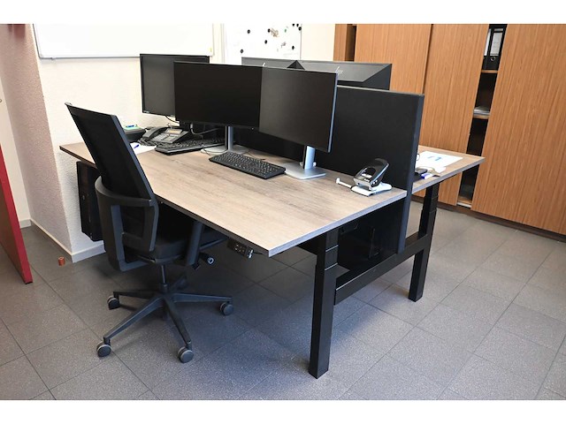 Elektrisch duo werkplek met 2 bureaustoelen - afbeelding 1 van  8