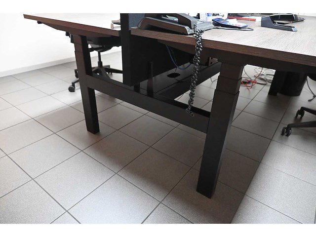 Elektrisch duo werkplek met 2 bureaustoelen - afbeelding 3 van  8