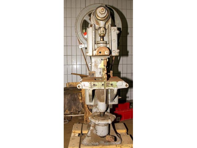 Elektrisch gedreven ponsmachine type 262d - afbeelding 1 van  5