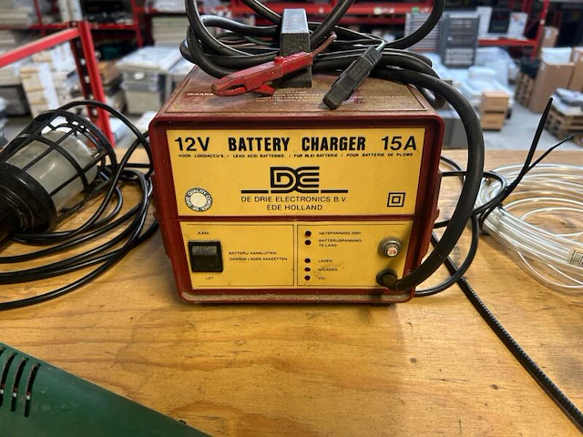 Elektrisch gereedschap, zaagmachine, acculader en diverse handgereedschappen w.o. makita, stanley, ferm - afbeelding 9 van  13