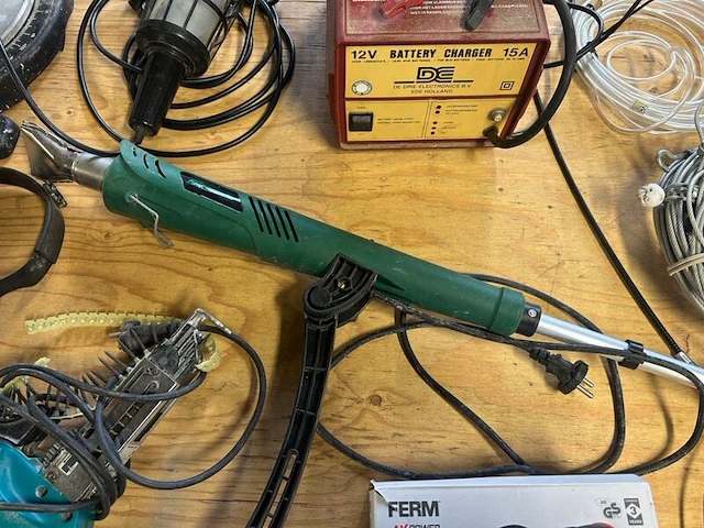 Elektrisch gereedschap, zaagmachine, acculader en diverse handgereedschappen w.o. makita, stanley, ferm - afbeelding 10 van  13