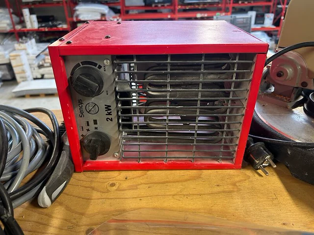 Elektrisch gereedschap, zaagmachine, acculader en diverse handgereedschappen w.o. makita, stanley, ferm - afbeelding 13 van  13
