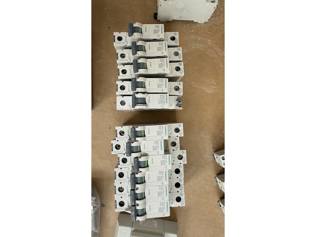 Elektrisch installatie materiaal, hager, siemens, abb, kgt 500 profiline - afbeelding 2 van  18