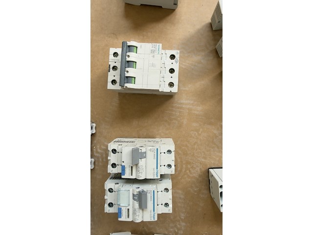 Elektrisch installatie materiaal, hager, siemens, abb, kgt 500 profiline - afbeelding 8 van  18