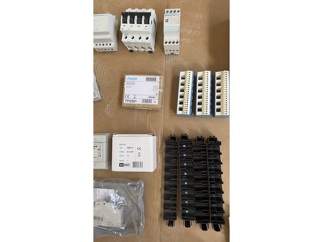 Elektrisch installatie materiaal, hager, siemens, abb, kgt 500 profiline - afbeelding 17 van  18