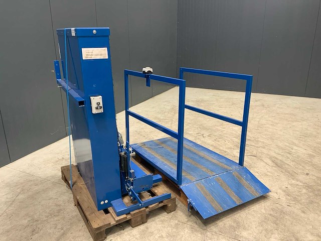 Elektrisch liftplateau - afbeelding 1 van  6